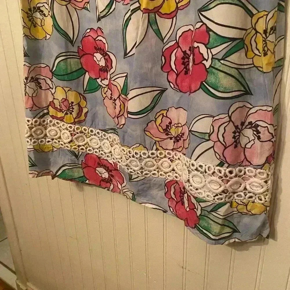 Nwot Crown & Ivy super lightweight dress - Picture 5 of 5